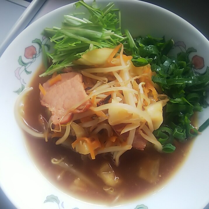 野菜炒めトッピングの醤油ラーメン レシピ 作り方 By かも00 楽天レシピ 野菜炒めトッピングの醤油ラーメン レシピ 作り方 By かも00 楽天レシピ